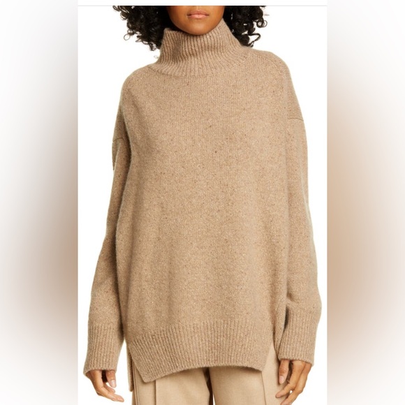 VINCE. Double slit turtleneck Sweater -XS Oatmeal/Tan